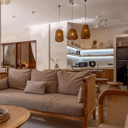 Turan Casa Auri Seminyak Βίλα Εξωτερικό φωτογραφία