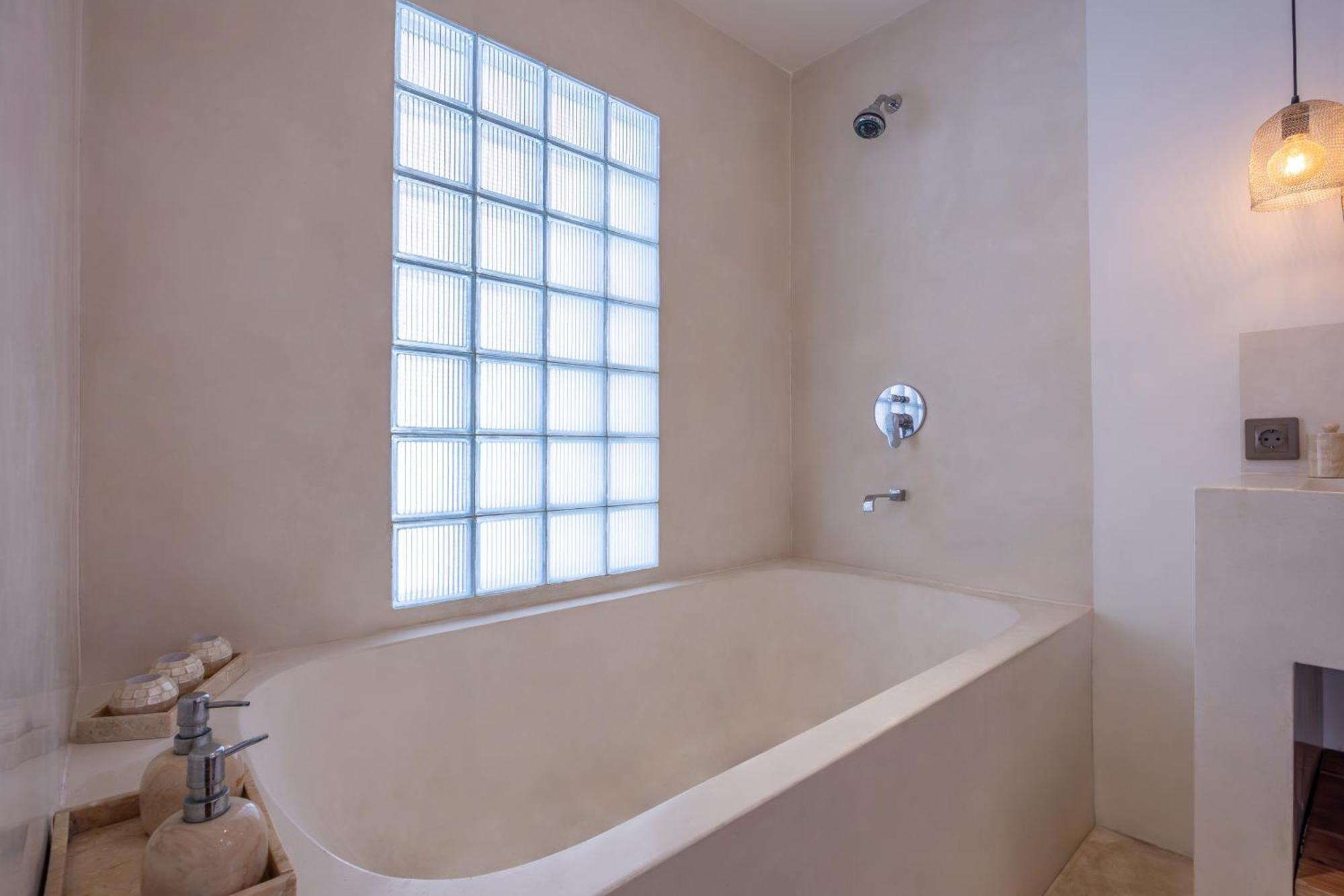 Turan Casa Auri Seminyak Βίλα Εξωτερικό φωτογραφία